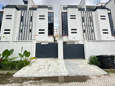 Comfy 4 Bed Semi Detached Duplex with BQ, Rooftop & Elevator