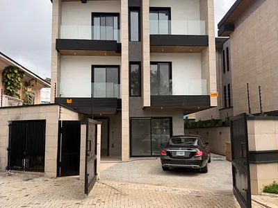 Ultra Luxury 5 Bedroom Fully Detached Duplex 2BQ, Cinema, Gym, Pool