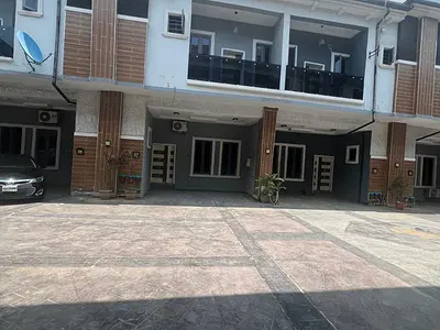 Spacious 1bedroom Miniflat