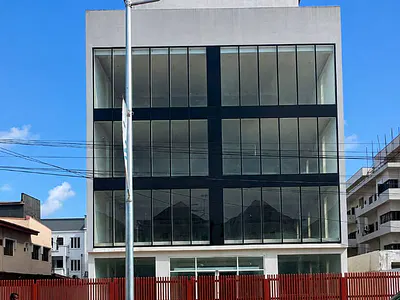 Commercial Property Showroom Space for Lease