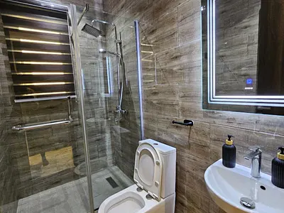 2 Bedroom Apartment with Swimming Pool, Gym, Snooker Board, Table Tenn
