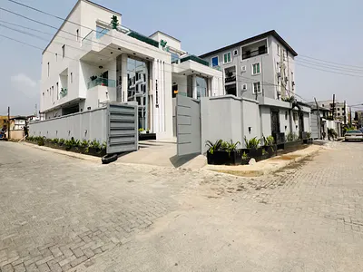 Most Luxurious 5bed Home with Pool, Elevator, Gym, Cinema, 5 Car Par