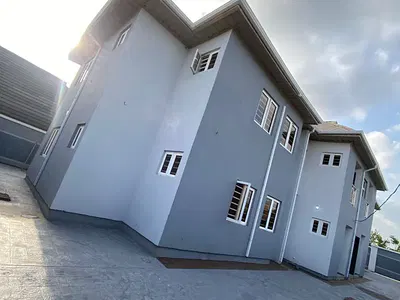 3bedroom Flat