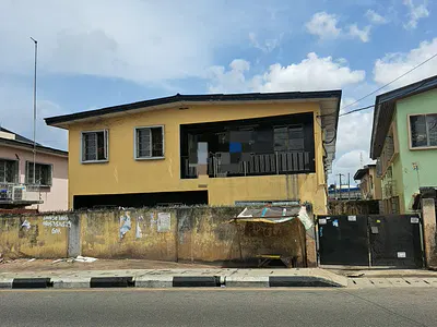 Solid Block of 4units 3bedroom Flats Facing the Busy Road of Pedro Roa