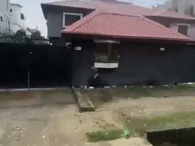 2 Wings of 4 Bedroom Semi Detached House