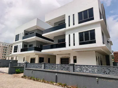 Newly Built 6bedroom Detached Home