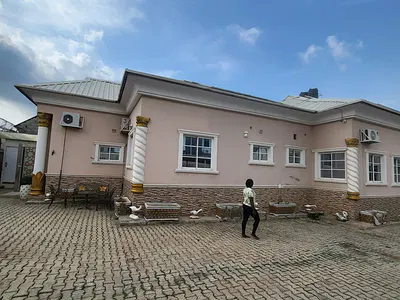 Luxurious Massive 9 Bedrooms Fully Furnished