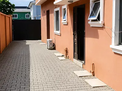 Modern 2 Bedroom Flat