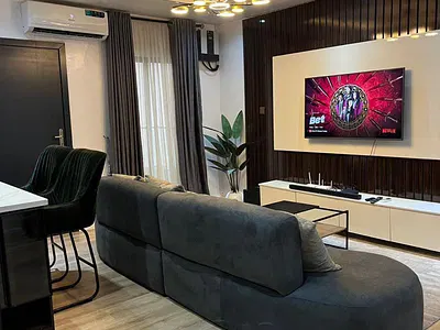 Luxurious 2 Bedroom Penthouse Apartment