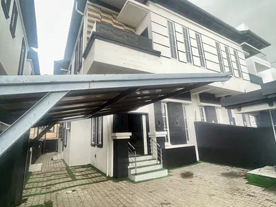 Clean 4bedroom Semidetached Duplex