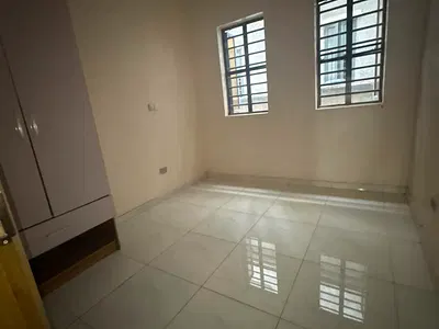 Sweet Self Contained in a Shared Apartment