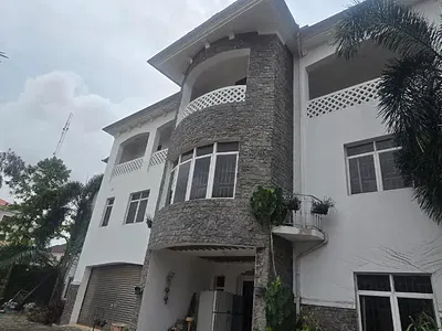 5 Bedrooms Detached Duplex in Ikoyi