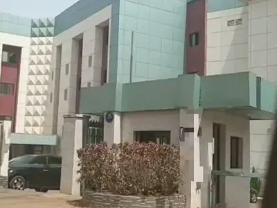 83 Rooms, Swimming Pools, Banquet Hall, Gym Centre