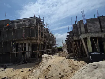 Luxury 3 Bedroom Terrace Duplex with a Studio Apartment in an Estate