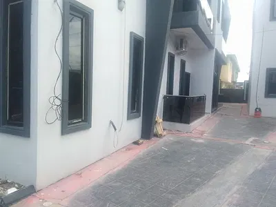 Spacious Luxury 1 Bedroom Flat with Excellent Features
