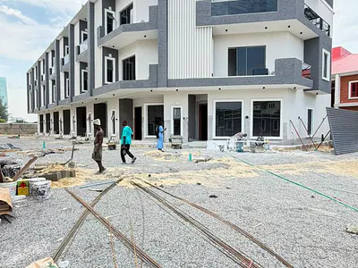 Architecturally Designed 4 Bedroom Terraced Duplex