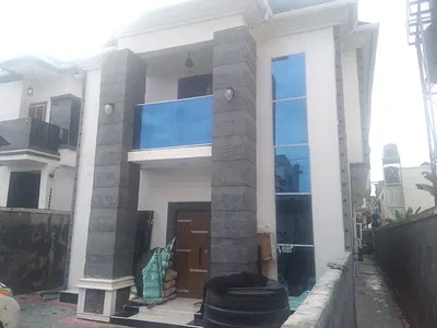 Spacious Luxury 1 Bedroom Flat with Excellent Features