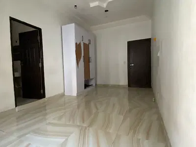 Clean Shared Apartment Upstairs