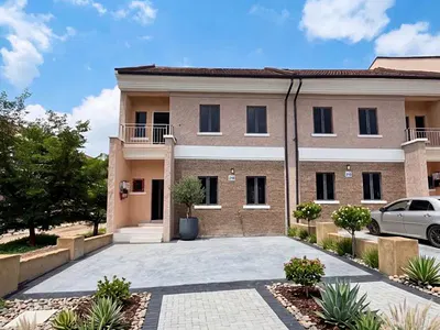3 Bedroom Duplex+ BQ + Backyard