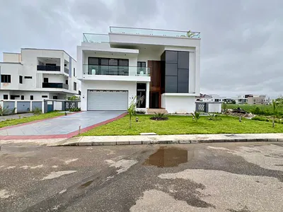 Aesthetically Pleasing 5 Bedroom Mansion on 770 SQM