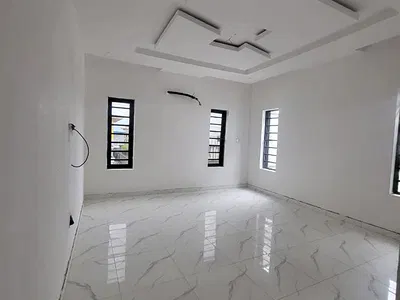 4 Bedroom Semi Detached House with BQ