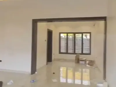 Luxurious 2 Bedroom Flat on Second Floor