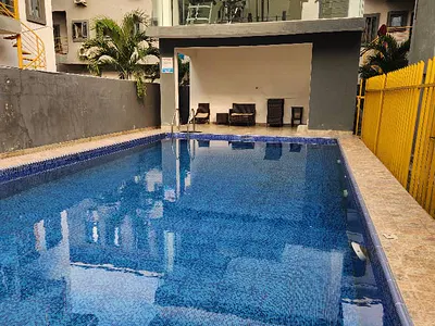 Spacious Semi Detached Duplex Comes with a BQ