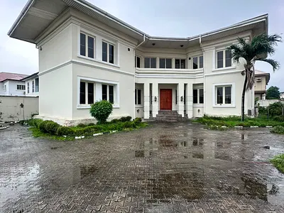 Furnished 4 Bedroom Wing Duplex
