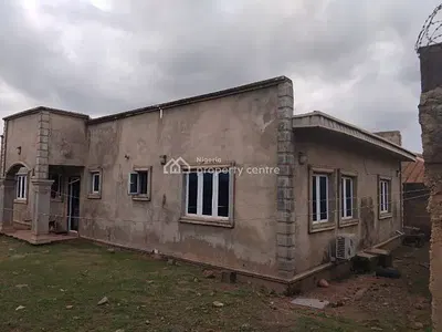 Executive 3 Bedroom Detached Bungalow