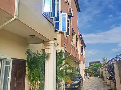 Tastefully Built Luxury Spacious 3 Bedroom Duplex