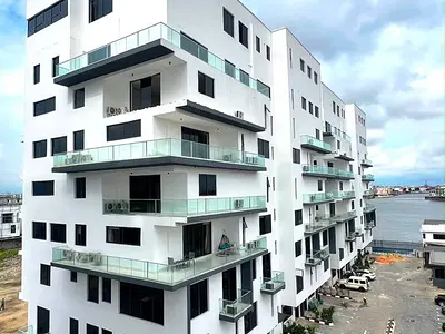 Spacious 4 Bed Maisonette Penthouse with Private Infinity Pool, Gym