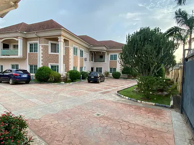 2 Units of Luxury Detached Residential Duplexes