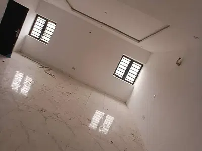 Sharp and Clean 3bed Thomas Rent 5M Just Two People in the Compound