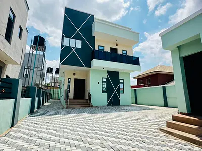 Exquisitely Finished 4-Bedroom Duplex -- New Bodija GRA