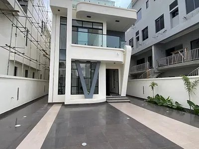 Beautiful 5bedroom Duplex with a Bq, Pool, Cinema