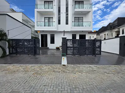 Exquisitely Built 5 Bedroom Detached Duplex with BQ
