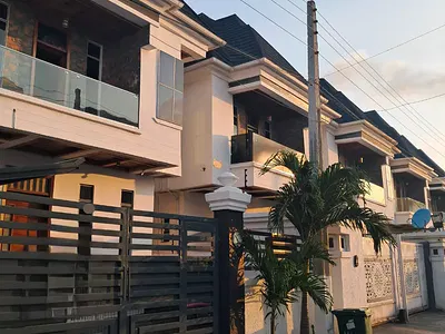 Relatively New 4-Bedroom Fully Detached Duplex with BQ