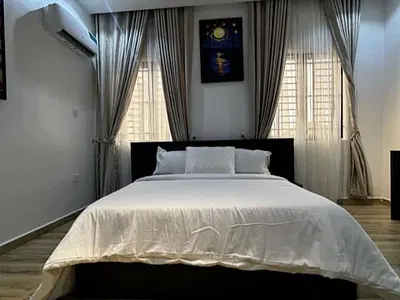 Luxury 1-Bedroom Apartment