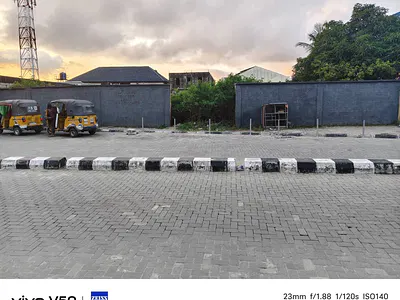 2000SQM Well Located, Fully Fenced Dry Land.