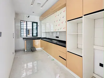 New 1bedroom Flat Upstairs with 2toilet 1bath