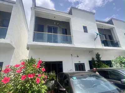 Contemporary 3-Bedroom Semi-Detached Duplex with BQ in a Family-Friend