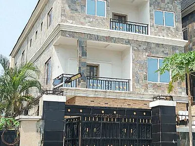 Well Built 5 Bedroom Detached House with Boy's Quarter