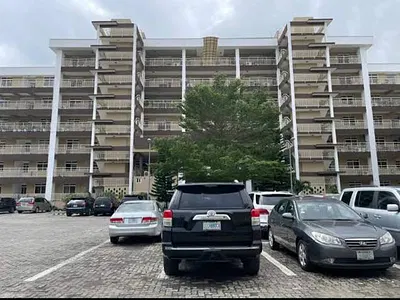 A Waterfront 3 Bedroom Flat with No BQ