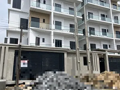 An Upscale 2 Bedroom Apartment + Elevator, Gym, Swimming Pool