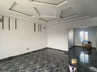 Magnificent Two Bedroom Apartment Upstairs