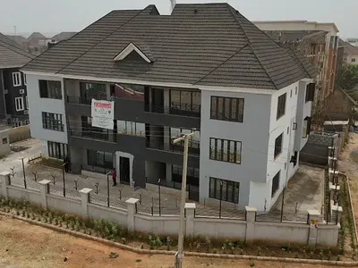 6 Units of 2&3 Bedrooms Apartment