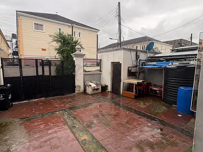 Beautiful 1 Bedroom Apartment in a Mini Estate