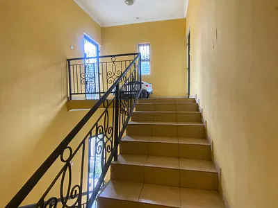 Spacious and Serviced 3 Bedroom Flat Upstairs