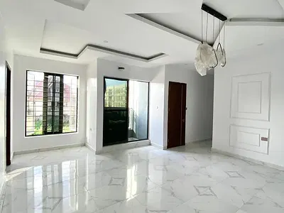 Serviced 2 Bedroom Apartment with Elevator