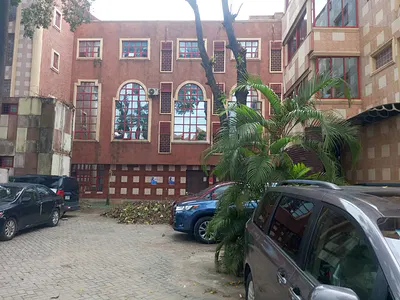 4 Floors Magnificent Office Building